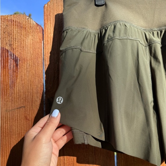 Lululemon Squad Goals Shorts in olive - Picture 7 of 8